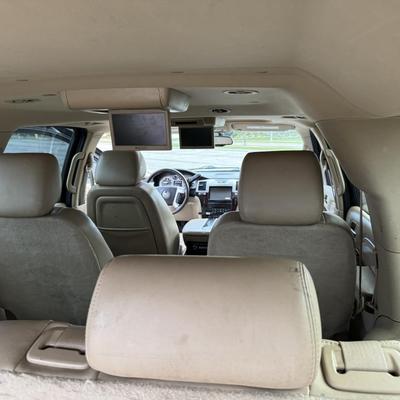 Sale Photo Thumbnail #7: 2011 Cadillac Escalade ESV AWD Premium Package with 270k miles will be sold to the highest bidder. Credit Cards/Venmo will not be accepted for this sale. Only cash or bank certified check. 12% buyers premium will apply to final sale of this vehicle. 
Feat