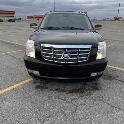 Sale Photo Thumbnail #3: 2011 Cadillac Escalade ESV AWD Premium Package with 270k miles will be sold to the highest bidder. Credit Cards/Venmo will not be accepted for this sale. Only cash or bank certified check. 12% buyers premium will apply to final sale of this vehicle. 
Feat