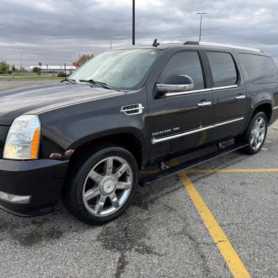 Sale Photo Thumbnail #51: 2011 Cadillac Escalade ESV AWD Premium Package with 270k miles will be sold to the highest bidder. Credit Cards/Venmo will not be accepted for this sale. Only cash or bank certified check. 12% buyers premium will apply to final sale of this vehicle. 
Feat