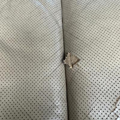 Sale Photo Thumbnail #24: 2011 Cadillac Escalade ESV AWD Premium Package with 270k miles will be sold to the highest bidder. Credit Cards/Venmo will not be accepted for this sale. Only cash or bank certified check. 12% buyers premium will apply to final sale of this vehicle. 
Feat