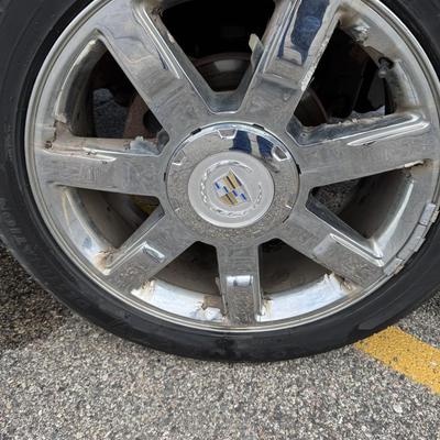 Sale Photo Thumbnail #35: 2011 Cadillac Escalade ESV AWD Premium Package with 270k miles will be sold to the highest bidder. Credit Cards/Venmo will not be accepted for this sale. Only cash or bank certified check. 12% buyers premium will apply to final sale of this vehicle. 
Feat