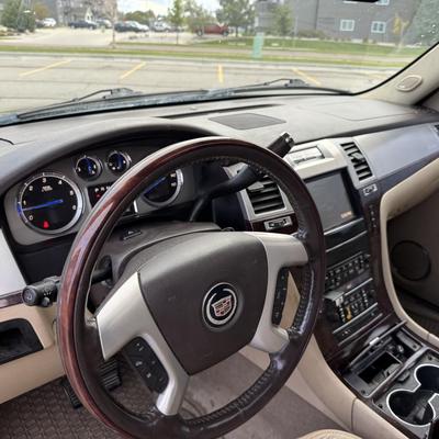 Sale Photo Thumbnail #5: 2011 Cadillac Escalade ESV AWD Premium Package with 270k miles will be sold to the highest bidder. Credit Cards/Venmo will not be accepted for this sale. Only cash or bank certified check. 12% buyers premium will apply to final sale of this vehicle. 
Feat