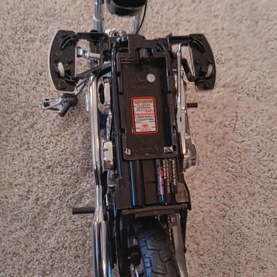 LARGE (27") HARLEY DAVIDSON REMOTE CONTROLLED TOY MOTORCYCLE BY NEW BRIGHT
