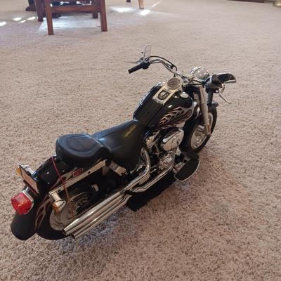 LARGE (27") HARLEY DAVIDSON REMOTE CONTROLLED TOY MOTORCYCLE BY NEW BRIGHT