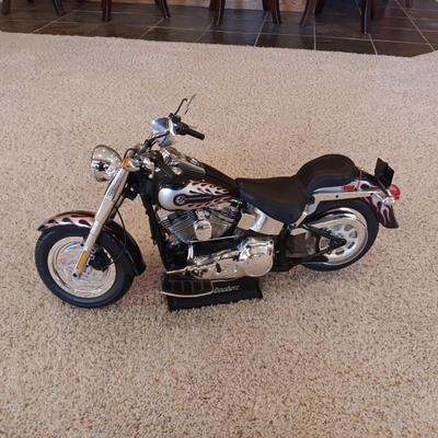 LARGE (27") HARLEY DAVIDSON REMOTE CONTROLLED TOY MOTORCYCLE BY NEW BRIGHT