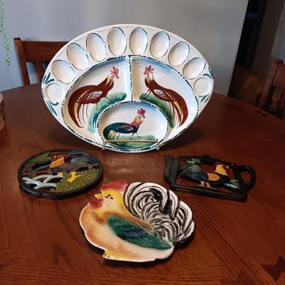 ROOSTER SERVING DISHES AND 2 CAST IRON TRIVETS