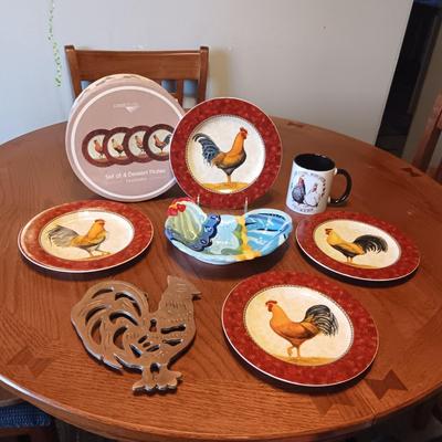 4 ROOSTER DESSERT PLATES, IRON TRIVET, SHALLOW BOWL AND COFFEE MUG