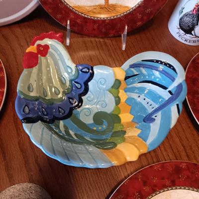 4 ROOSTER DESSERT PLATES, IRON TRIVET, SHALLOW BOWL AND COFFEE MUG
