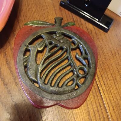 PIG CUTTING BOARD, CHANTRY KNIFE SHARPENER, APPLE DISH, TRIVET AND MUG