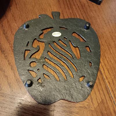 PIG CUTTING BOARD, CHANTRY KNIFE SHARPENER, APPLE DISH, TRIVET AND MUG