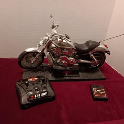 HARLEY DAVIDSON REMOTE CONTROLLED TOY MOTORCYCLE