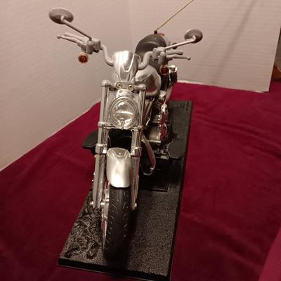 HARLEY DAVIDSON REMOTE CONTROLLED TOY MOTORCYCLE