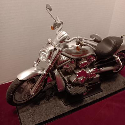 HARLEY DAVIDSON REMOTE CONTROLLED TOY MOTORCYCLE