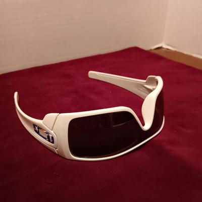 OAKLEY "BATWOLF" SUNGLASSES