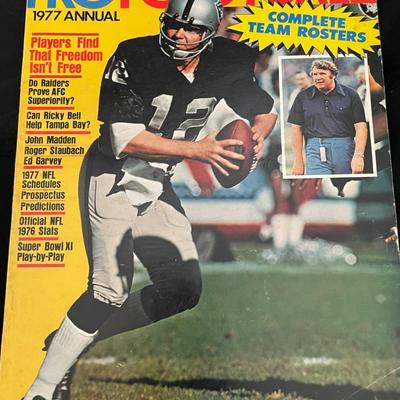 SPORTS PHOTOS, MAGAZINES AND TRADING CARD PROTECTORS