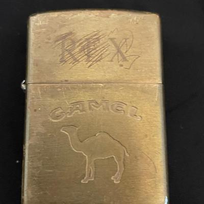 2 ZIPPO LIGHTERS, 4 TIE TACKS AND PEN/PENCIL SET