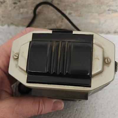 Sale Photo Thumbnail #312: Kodak Brownie Reflex. Fits medium flat rate box