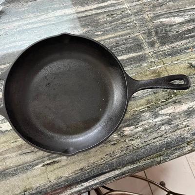 Lodge Cast Iron Frying Pan (K-BC)