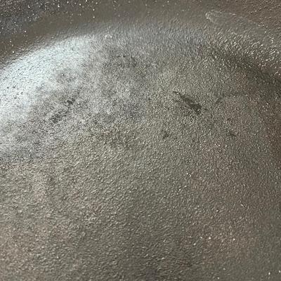 Lodge Cast Iron Frying Pan (K-BC)