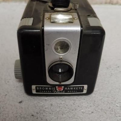 Sale Photo Thumbnail #367: Set of 5 Brownie Hawkeye cameras. Fits a medium flat rate box