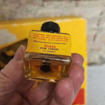 Sale Photo Thumbnail #390: Cine-Kodak Duo Splicer in box. Fits a medium flat rate box