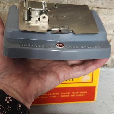 Sale Photo Thumbnail #393: Cine-Kodak Duo Splicer in box. Fits a medium flat rate box