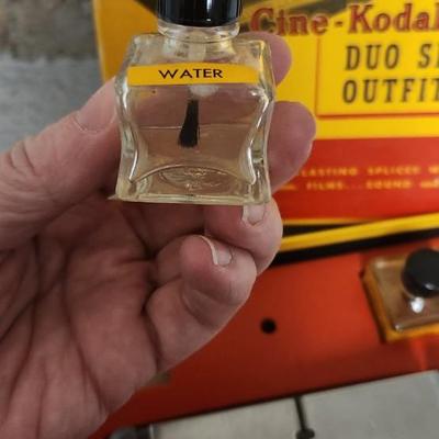 Sale Photo Thumbnail #391: Cine-Kodak Duo Splicer in box. Fits a medium flat rate box