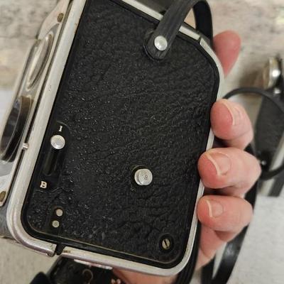 Sale Photo Thumbnail #424: A pair of Duaflex II and a Duaflex. Fits a medium flat rate box