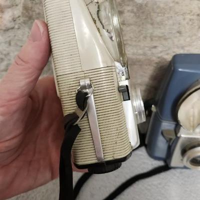 Sale Photo Thumbnail #440: Pair of Brownie Starflash and a Flash 30. Fits a medium flat rate box