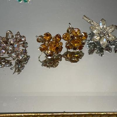 Vintage screwback earrings