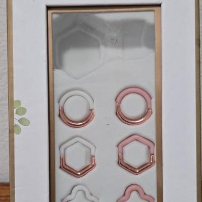 Lot 2: Wine Bottle Cup, Glass Clips, & Pool Cup Floatie