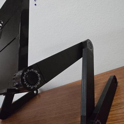 Lot 4: Adjustable Laptop Stand
