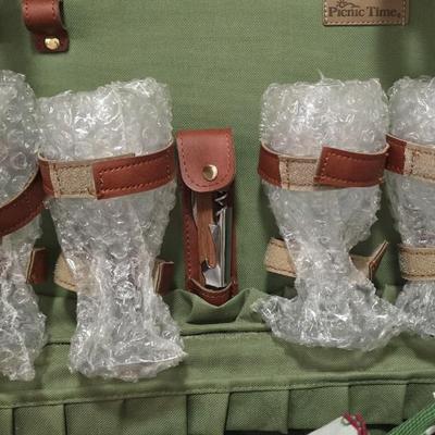 Lot 9: Picnic Basket