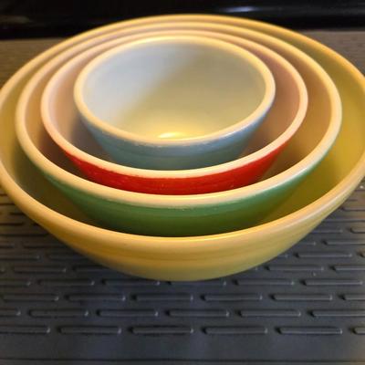 Sale Photo Thumbnail #2: Pyrex Primary set of 4
Not perfect but no chips or breaks
Perfect set to start a Pyrex collecion or add to your other pieces.