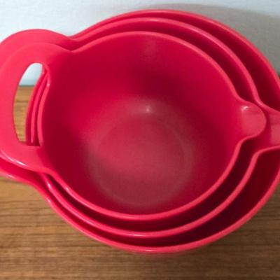 Lot 12: Set of Nesting Baking Bowls