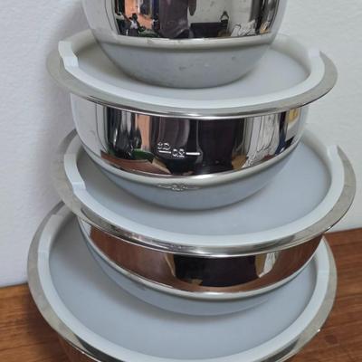 Lot 13: Set of 4 Stainless Steel - Wolfgang Puck Nesting Storage Bowls