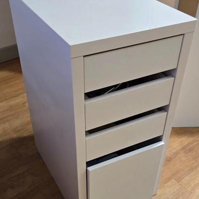 Lot 23: 4 Drawer Shelf