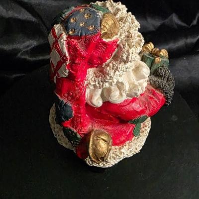 Vintage Patchwork Santa Figurine with Holiday Wreath – Festive Christmas Decor