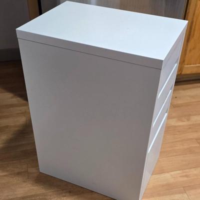 Lot 24: 4 Drawer Shelf