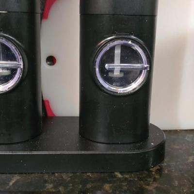 Lot 26: Lot - Salt & Pepper Grinders / Marble Mortar & Pestle / Misc Cutting Boards