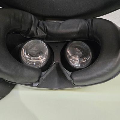 Lot 30: Samsung VR