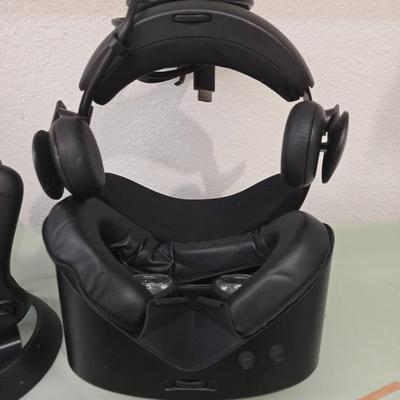 Lot 30: Samsung VR