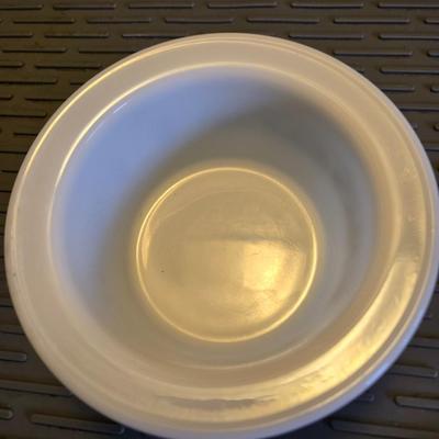 Sale Photo Thumbnail #23: Pyrex Olde Towne Blue butter/margarind dish with lid.