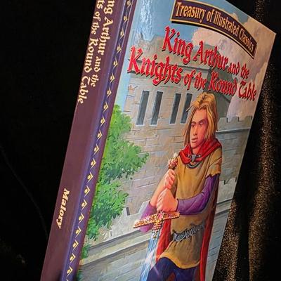 Treasury of Illustrated Classics – King Arthur and the Knights of the Round Table by Sir Thomas Malory (Hardcover)