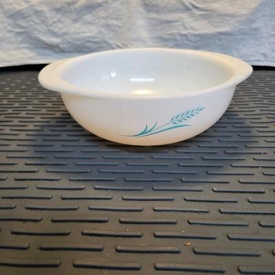 Sale Photo Thumbnail #29: Pyrex 023 Blue Wheat Casserole