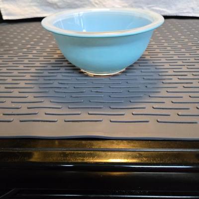 Sale Photo Thumbnail #32: Pyrex /Corning Light Blue Bowl 23
Clear base