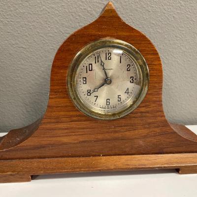 Small New Haven mantle clock