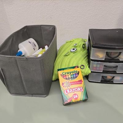 Lot 31: Lot of Office Supplies: Sharpies, Crayons, Paperclips, Stapler