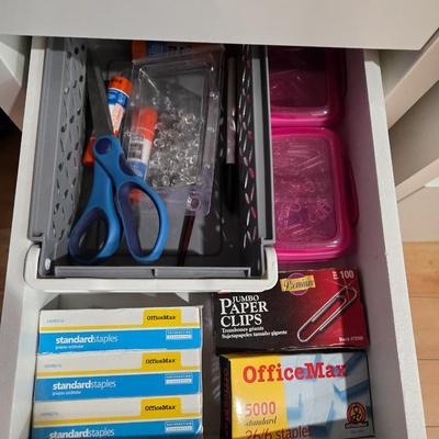 Lot 31: Lot of Office Supplies: Sharpies, Crayons, Paperclips, Stapler
