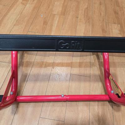 Lot 33: Pull Up Bar